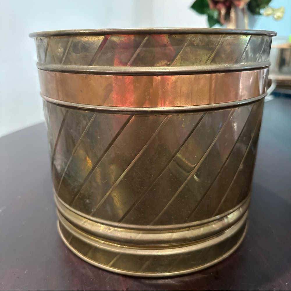Vintage! brass planter pot 7.2/4" High Made In Holland